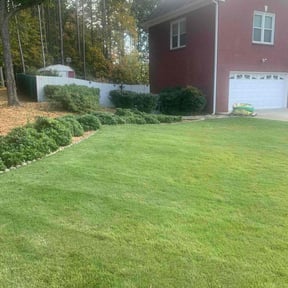 lawn maintenance by Happy Days Lawn Service reviewed on May 18, 2025
