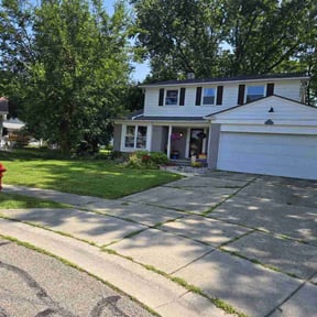 yard maintenance by Level Up Landscaping LLC reviewed on November 23, 2025