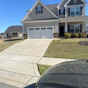 lawn care services by Budget Cuts Lawn Care reviewed on April 29, 2024