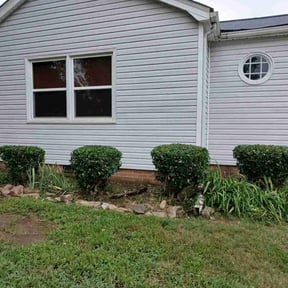 Bush Trimming by Total Landscaping reviewed on August 16, 2025