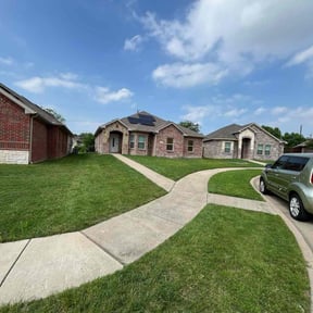 landscaping by Solis lawn care reviewed on December 1, 2025