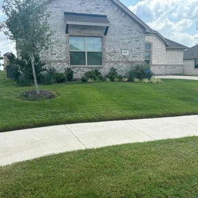 landscape maintenance by Landes Landscape reviewed on August 16, 2025