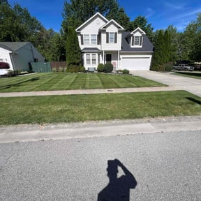 yard care by Taylor’d Lawn Experience reviewed on July 23, 2025