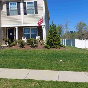 landscape maintenance by El Caribe Lawn & Palms reviewed on August 15, 2025