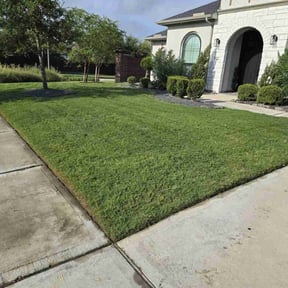 landscape maintenance by Prados lawn service reviewed on August 21, 2025