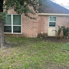 Leaf Removal by Toro General Contractors llc reviewed on September 3, 2026