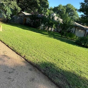 residential landscaping by Emerald Green Lawn Service reviewed on November 19, 2025