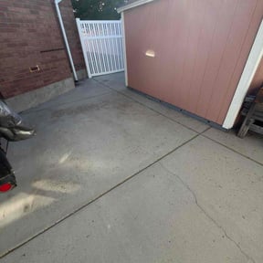 Leaf Removal by DMD LAWN SVC reviewed on November 8, 2025