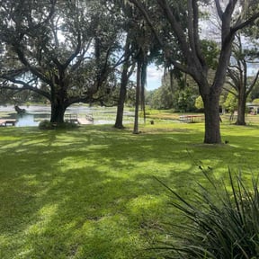 yard care by Martínez landscaping reviewed on December 4, 2025