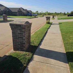 yard service by Aritalawncare reviewed on August 19, 2025