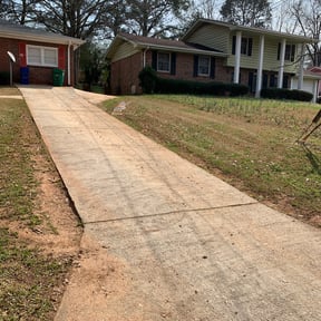 Leaf Removal by Macias landscaping reviewed on September 12, 2025