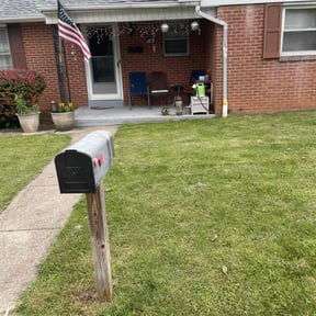 Bush Trimming by Erick's Lawn Maintenance reviewed on August 21, 2025