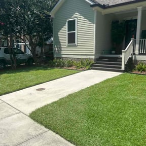 yard maintenance by SCYARDS LLC reviewed on August 20, 2025