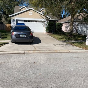 Leaf Removal by Holland Groups LLC reviewed on August 15, 2025