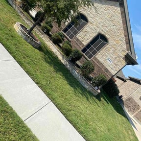 Flower Bed Weeding by Sharp Cutz LLC reviewed on May 31, 2024