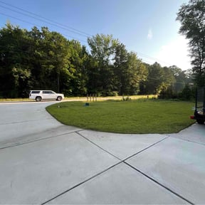 lawn care services by Perry’s Landscaping LLC reviewed on August 21, 2025