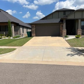 gardening service by Tulsa Lawn Care reviewed on August 15, 2025