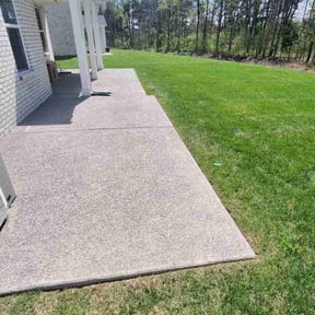 grass maintenance by Rolling Green Lawn Care,LLC reviewed on February 22, 2024