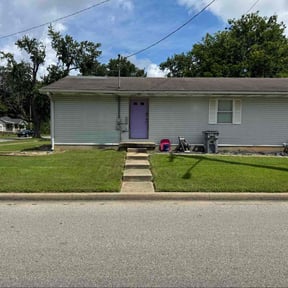 lawn service by S. Hayes lawn Maintenance reviewed on August 19, 2025