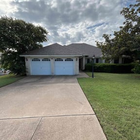 residential landscaping by Turf Topia reviewed on August 15, 2025