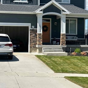 residential landscaping by Gonzalez Landscaping reviewed on August 21, 2025