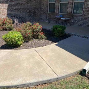 Bush Trimming by Bosch Lawn Care reviewed on May 11, 2026