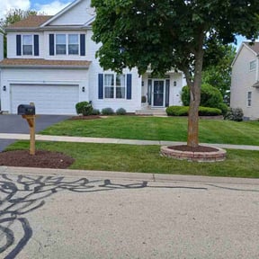 residential landscaping by Stephanie Mularchuk reviewed on August 16, 2025