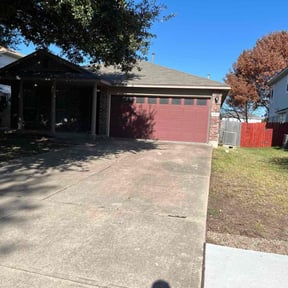 Leaf Removal by Valencia Landscaping reviewed on April 6, 2026