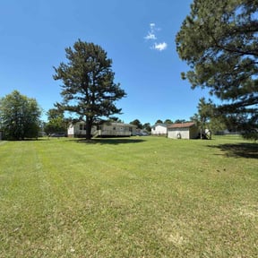 yard maintenance by TwinEagleLandscaping reviewed on November 26, 2025