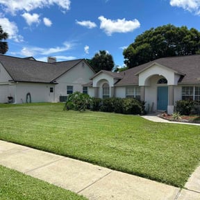 landscape maintenance by Crispy Cuts Lawn Care reviewed on January 7, 2026