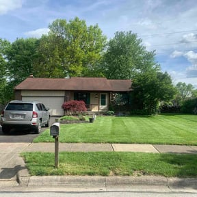 residential landscaping by Robby's Landscaping reviewed on November 27, 2025