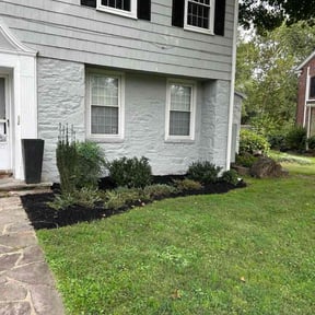 grass maintenance by brett b landscaping reviewed on September 30, 2024