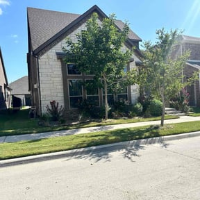 landscape maintenance by GreenLawn Services reviewed on November 29, 2025