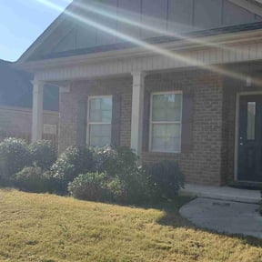 Bush Trimming by Minard's Lawn Care reviewed on August 19, 2025