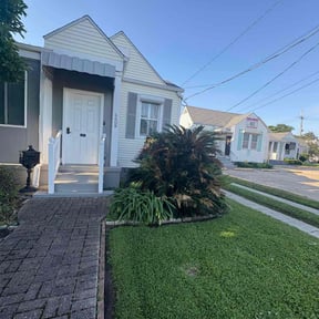 Bush Trimming by Midwest Ecoscapes reviewed on May 27, 2022