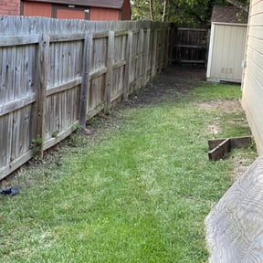 Leaf Removal by Bowie made business llc reviewed on September 29, 2025