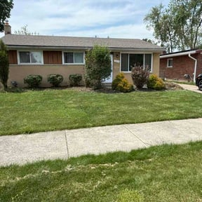 Bush Trimming by Sovereign building services reviewed on May 26, 2026