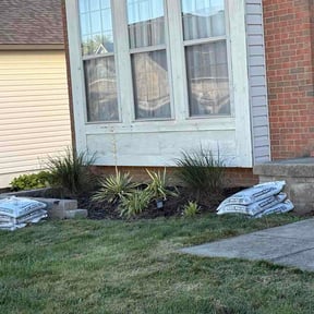 Flower Bed Weeding by Las Tortugas LLC reviewed on June 17, 2026