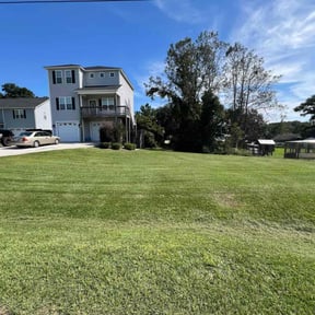 yard work by R&J landscaping reviewed on August 21, 2025
