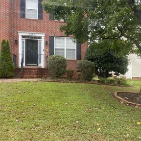 Bush Trimming by 3J’s Lawn Care and Gardening Service reviewed on October 18, 2025