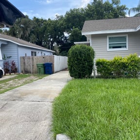 Bush Trimming by Howies Lawn Service LLC reviewed on August 15, 2025