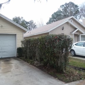 Bush Trimming by Olguin Property Management reviewed on April 22, 2024