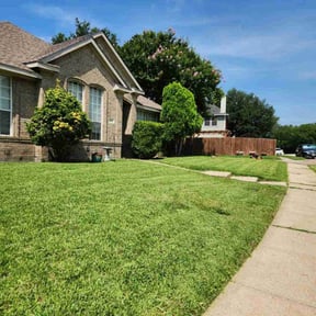 landscape maintenance by Yards Done Daily reviewed on August 19, 2025