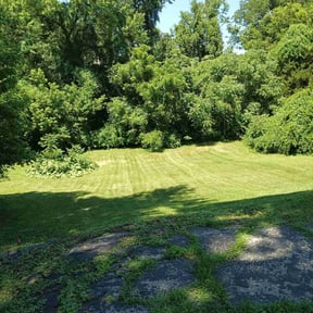lawn service by KHmowing reviewed on May 3, 2025