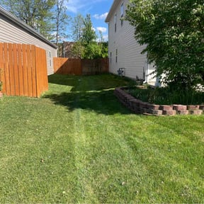 grass cutting by Daniel's lawn care service LLC reviewed on August 16, 2023
