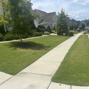 gardening service by ShiftChange LLC Lawn Service reviewed on August 19, 2025
