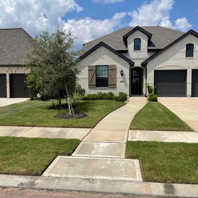 lawn maintenance by Texas Best Lawn and Farm reviewed on April 24, 2024