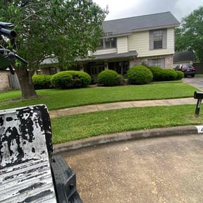 lawn care by Brothers Martinez reviewed on January 27, 2024