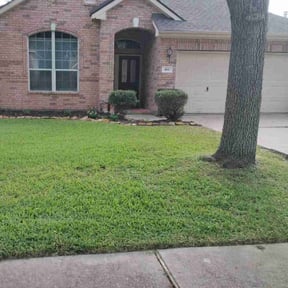 gardening service by Aguilar Landscaping  reviewed on November 24, 2025