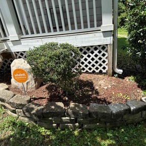Flower Bed Weeding by reviewed on August 20, 2025